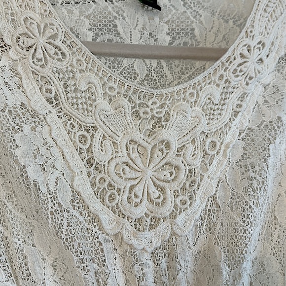 🕊️🌱Rain ~ Gorgeous cream/white butterfly sleeves cover-up or tunic size med. - Picture 2 of 9